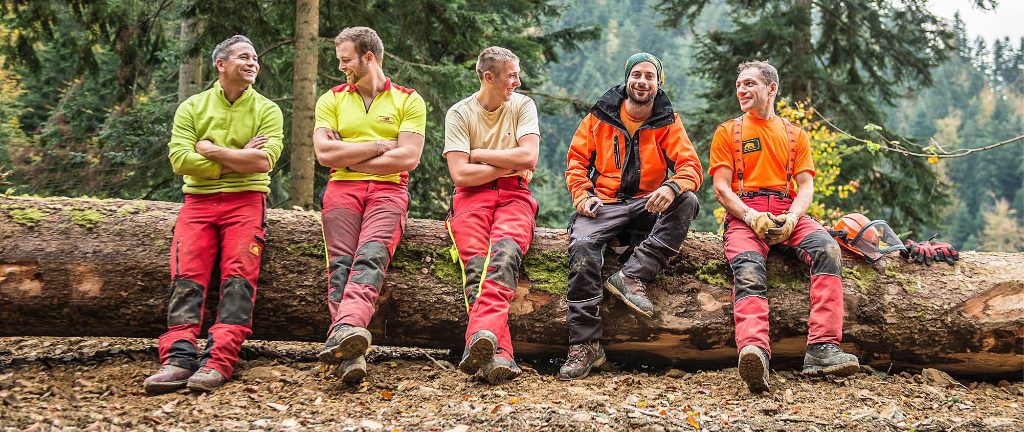 Pantalon pour le travail en forêt avec protection contre les coupures.